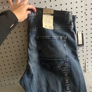 Mens nautica jeans denim relaxed stretch brand new still has tags. Size 36x40